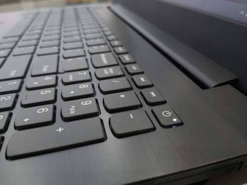 Buy of the Week!*7TH GEN i7*LENOVO 320*i7-7500U*RADEON RX530*8GB DDR4*1000GB HDD*WARRANTY*